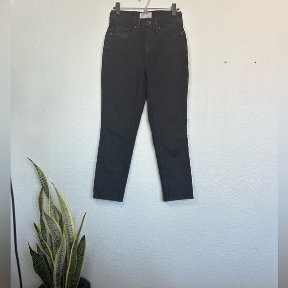 Everlane | The Original Cheeky® Jean - Picture 6 of 12